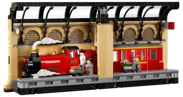 LEGO Book Nook: Hogwarts™ Express