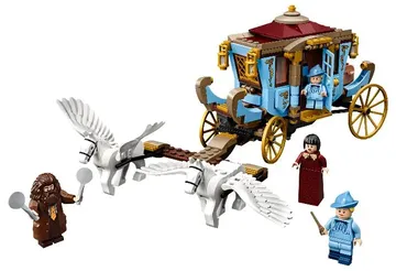 LEGO Harry Potter™ Beauxbatons' Carriage: Arrival at Hogwarts™