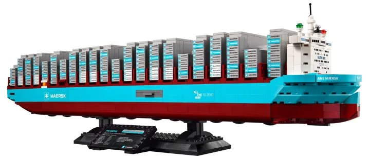 LEGO® Maersk Dual-Fuel Container Vessel