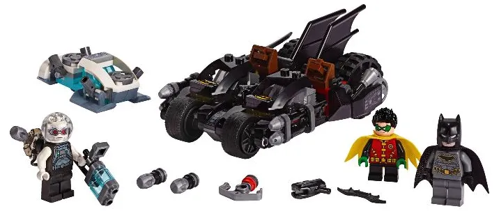 LEGO® SUPER HEROES Mr. Freeze™ Batcycle™ Battle